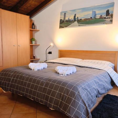 10' From Malpensa Casa Moderna, Netflix & Wi-Fi Apartment Casorate Sempione Exterior photo