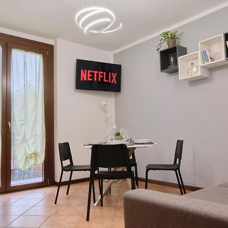 10' From Malpensa Casa Moderna, Netflix & Wi-Fi Apartment Casorate Sempione Exterior photo