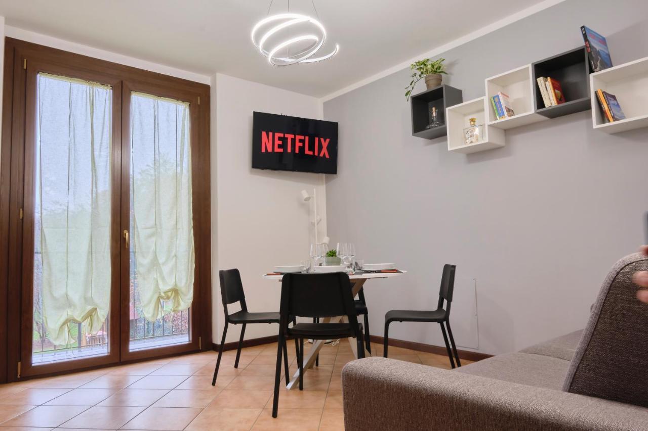 10' From Malpensa Casa Moderna, Netflix & Wi-Fi Apartment Casorate Sempione Exterior photo