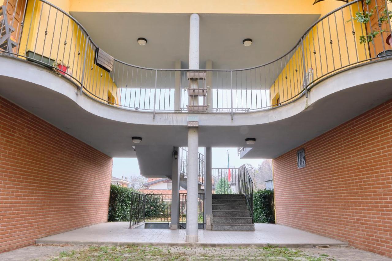 10' From Malpensa Casa Moderna, Netflix & Wi-Fi Apartment Casorate Sempione Exterior photo
