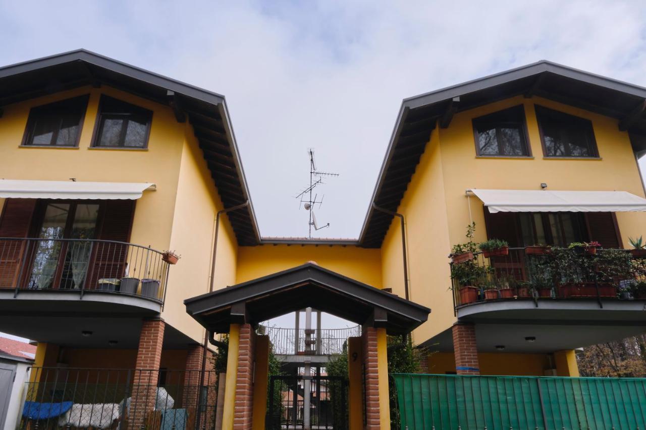 10' From Malpensa Casa Moderna, Netflix & Wi-Fi Apartment Casorate Sempione Exterior photo